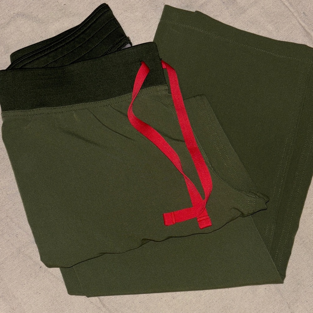 Figs Livingston dark olive